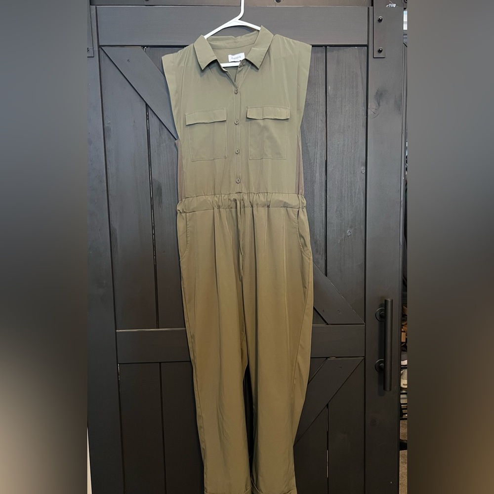 Evereve Khaki Sleeveless Jumpsuit